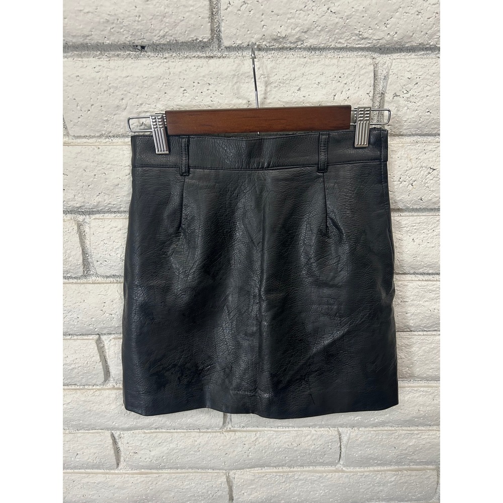 HM Divided Black Faux Leather Mini Skirt High Waisted Side Zip Size 2